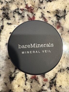 FREE In bundle NWT travel size Minerals Mineral Veil Loose Setting Powder